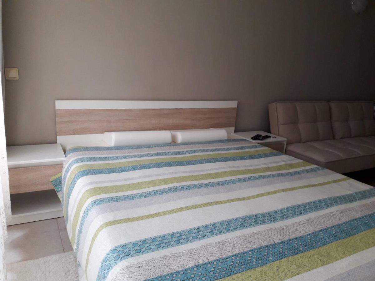 Treti Mart North Appartement Primorsko Buitenkant foto