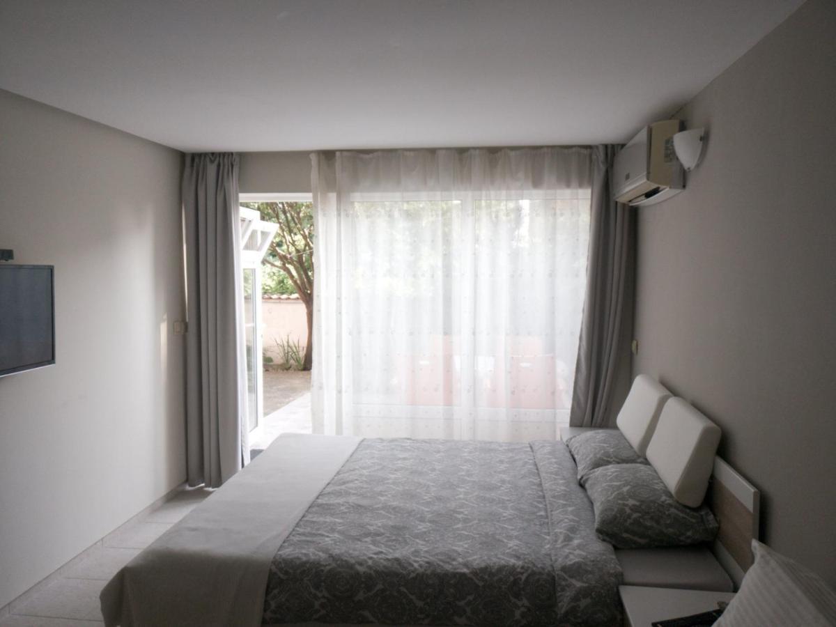 Treti Mart North Appartement Primorsko Buitenkant foto