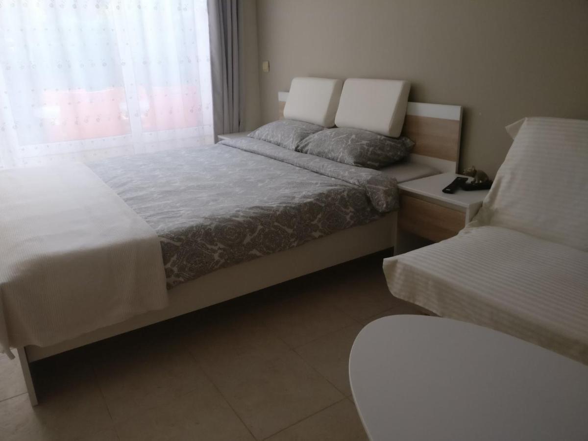 Treti Mart North Appartement Primorsko Buitenkant foto