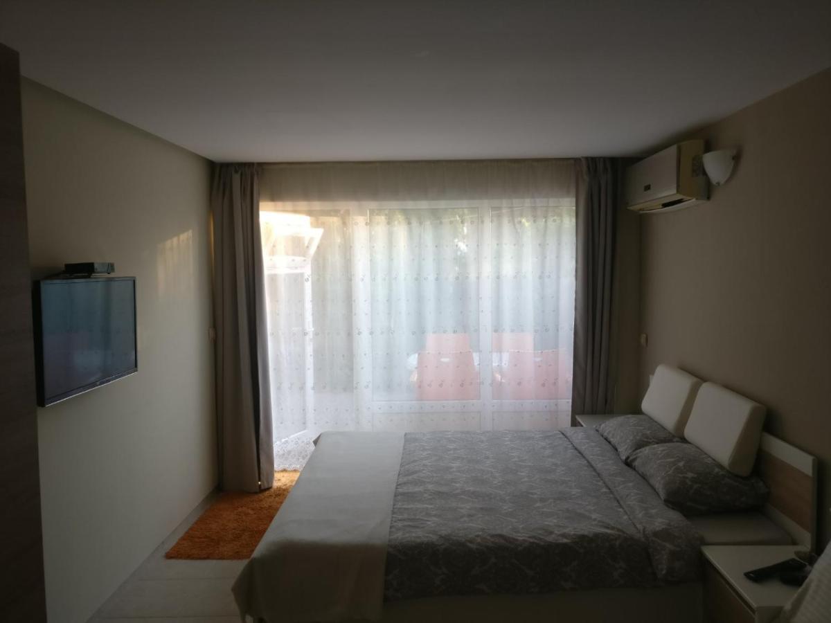 Treti Mart North Appartement Primorsko Buitenkant foto